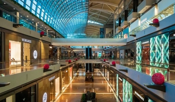 싱가포르 매장에서는 셀프 서빙 키오스크를 통해 주류를 판매합니다.